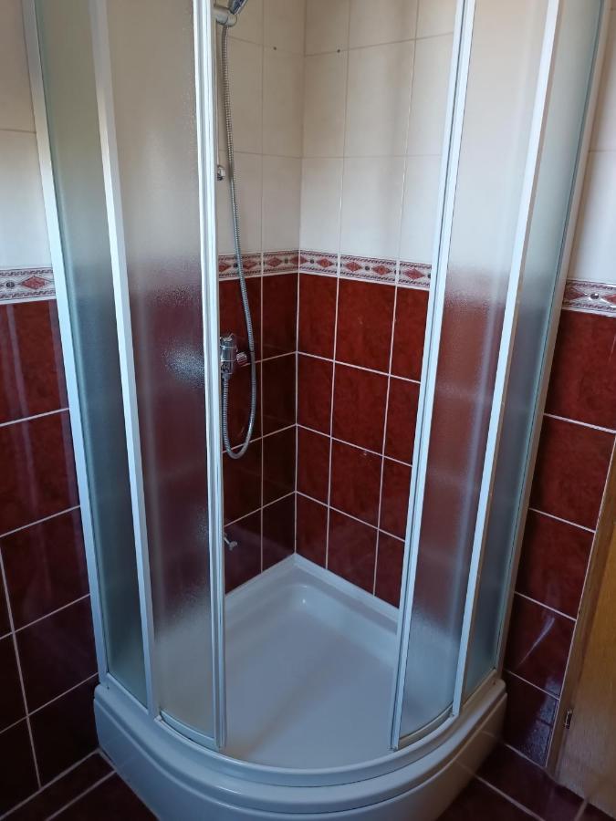 פורץ Apartments Ivicek מראה חיצוני תמונה