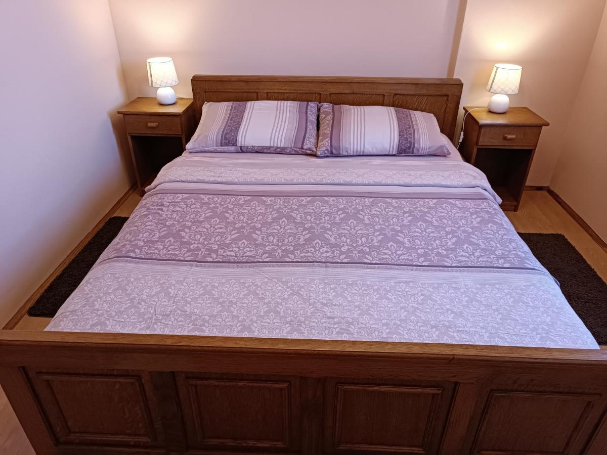 פורץ Apartments Ivicek מראה חיצוני תמונה
