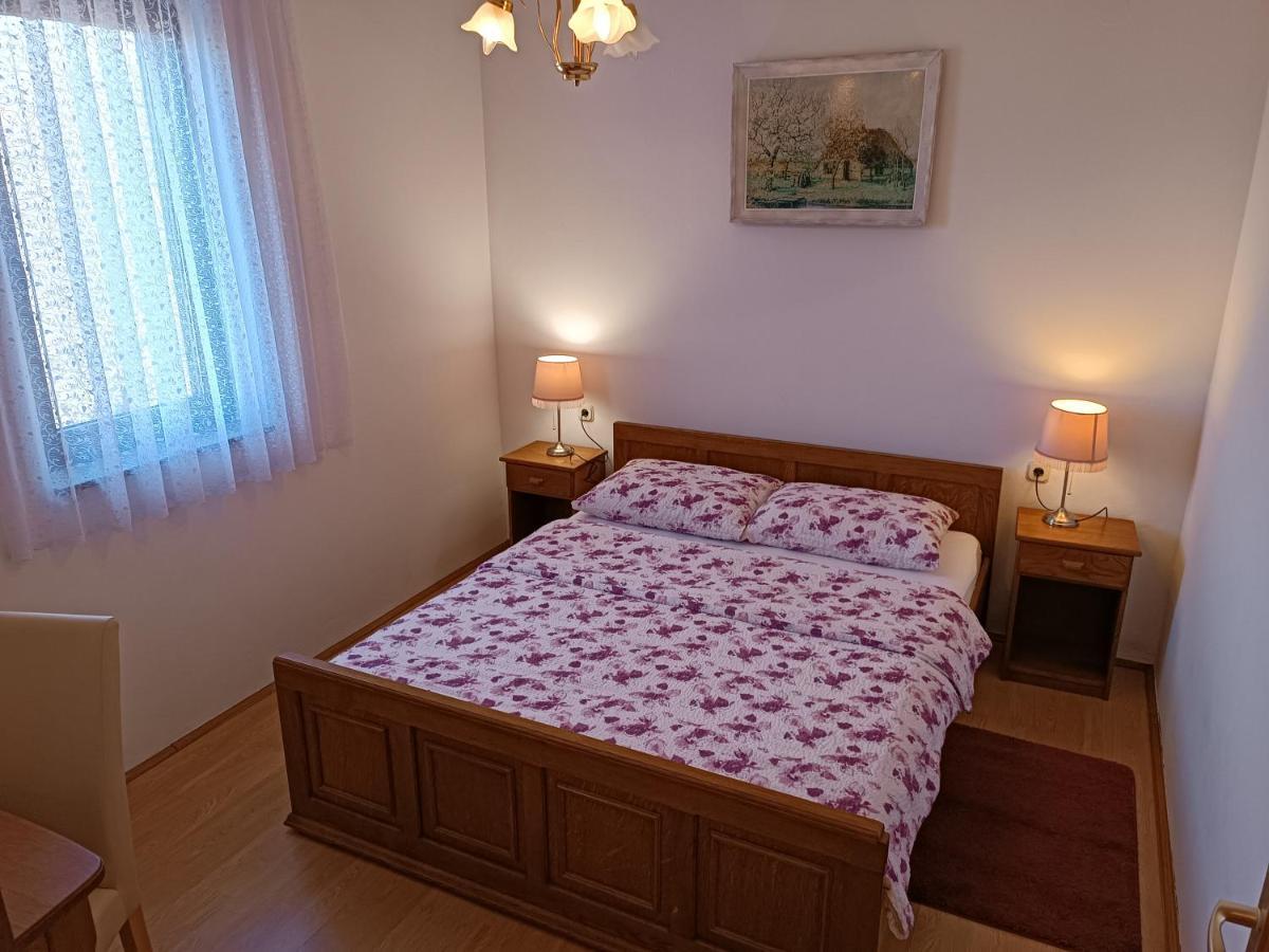 פורץ Apartments Ivicek מראה חיצוני תמונה