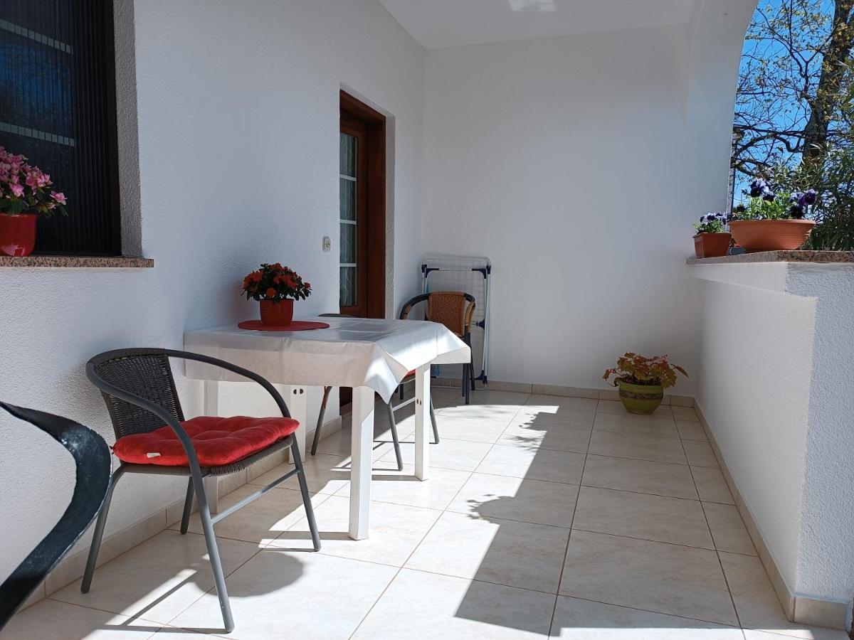 פורץ Apartments Ivicek מראה חיצוני תמונה