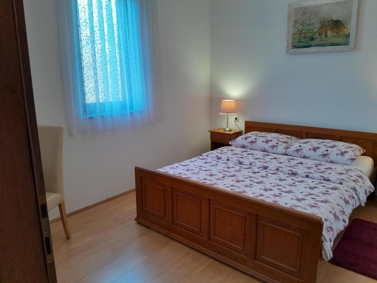 פורץ Apartments Ivicek מראה חיצוני תמונה