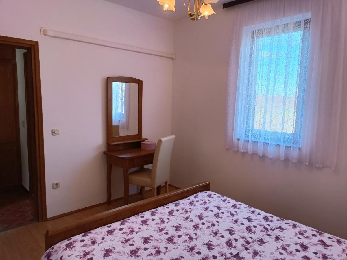 פורץ Apartments Ivicek מראה חיצוני תמונה