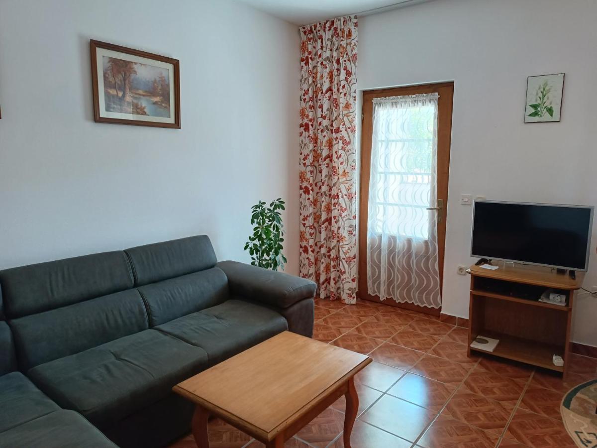 פורץ Apartments Ivicek מראה חיצוני תמונה