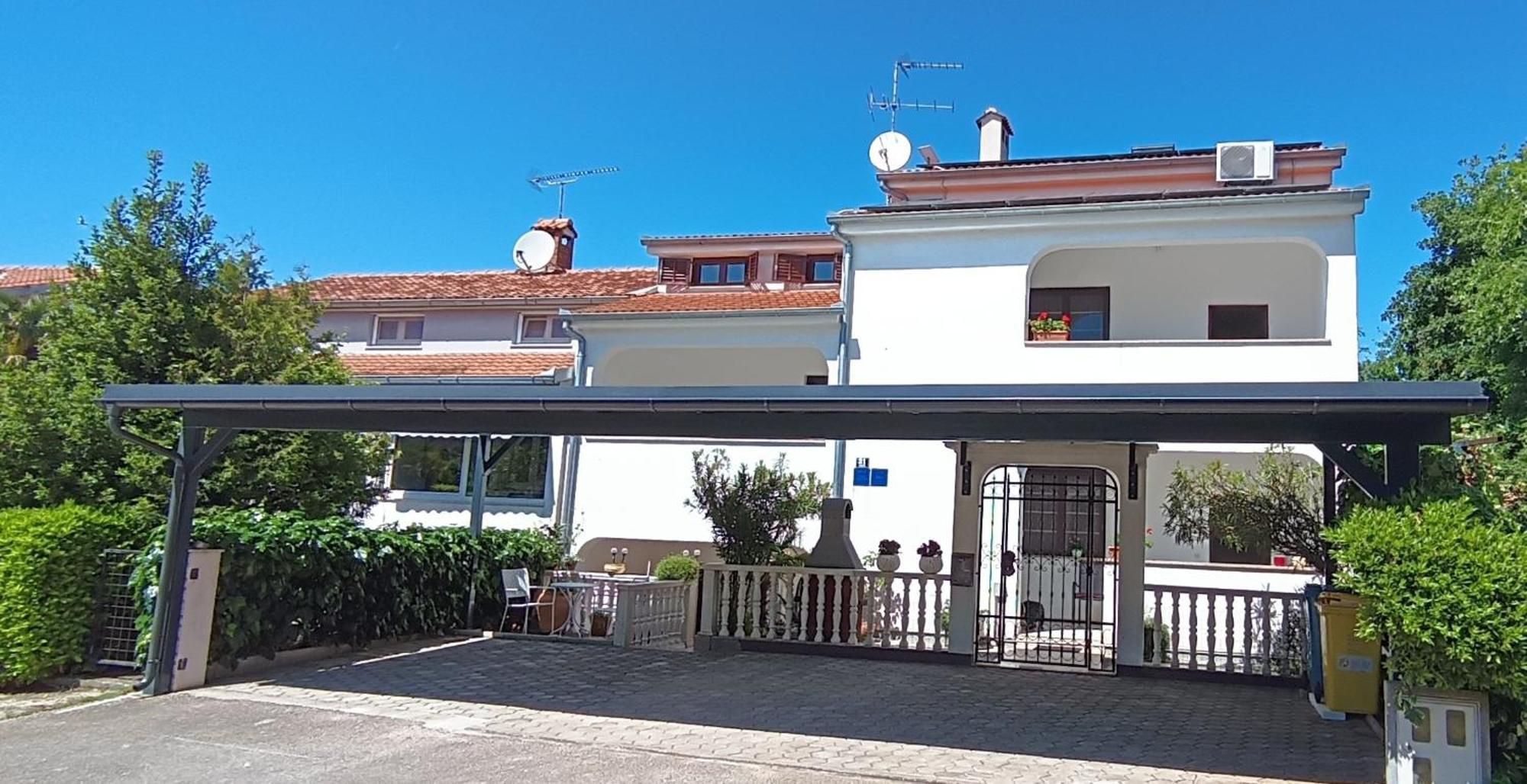 פורץ Apartments Ivicek מראה חיצוני תמונה